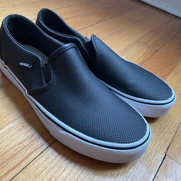 Vans Slip On in Leather Size 8 - Picture 1 of 3